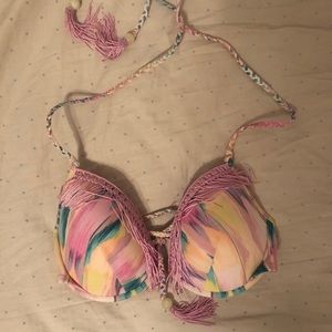Victoria’s Secret too 32D